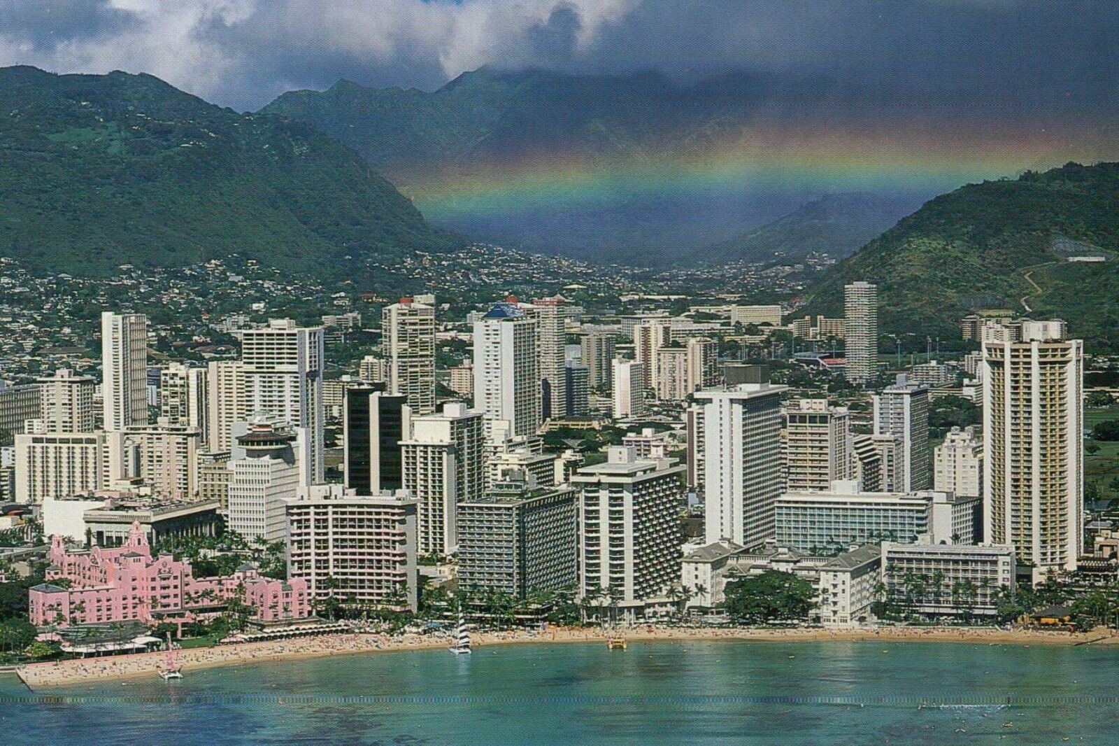 Waikiki Beach, Honolulu Hawaii, Sheraton, Hyatt Regency Hotel Etc. --- Postcard