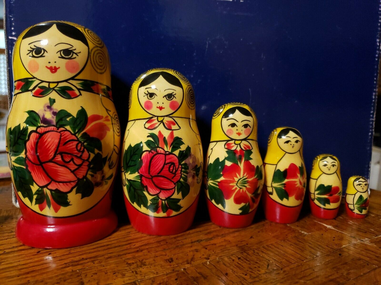 Russian Matryoshka Nesting Doll Set - 6 Floral Theme Red And Yellow Vintage